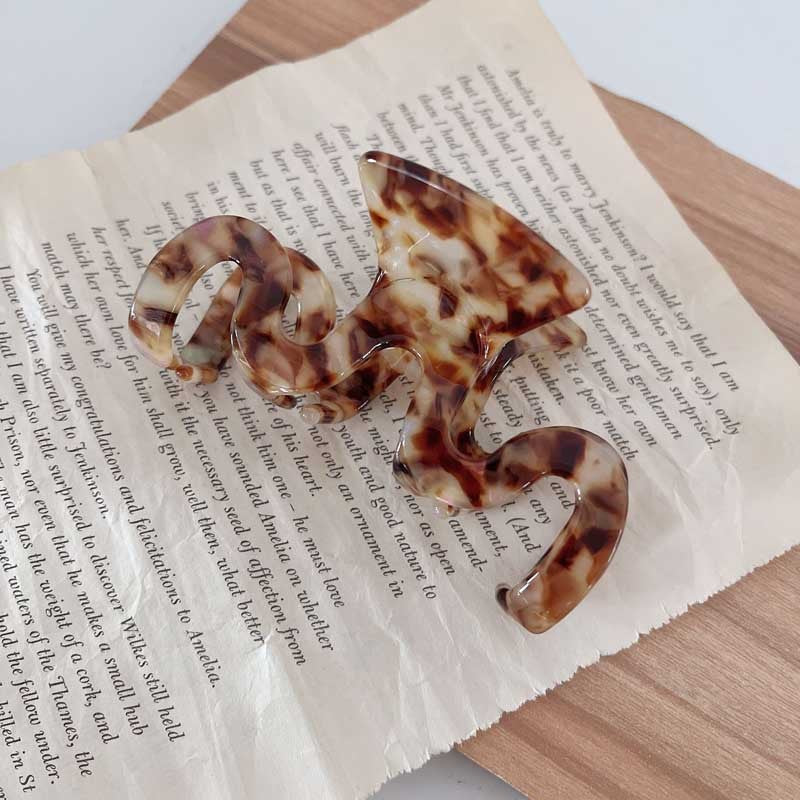 M-type Acetic Acid Simple Graceful Niche Designer Hawksbill Wave Tooth Hair Claw Lazy Hair Clip