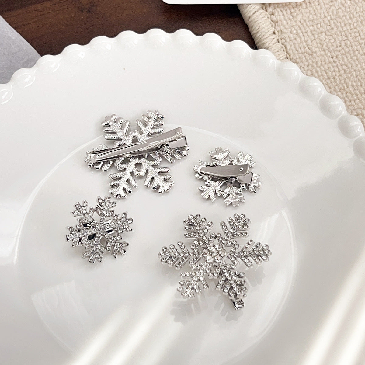 Sweet Rhinestone Snowflake Barrettes Female Pearl