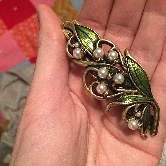 Women's Fashion Temperament Enamel Green Leaves Pearl Hollow Hair Clip