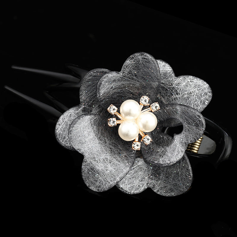 Women's Large Coiled Hair Three Teeth Clip
