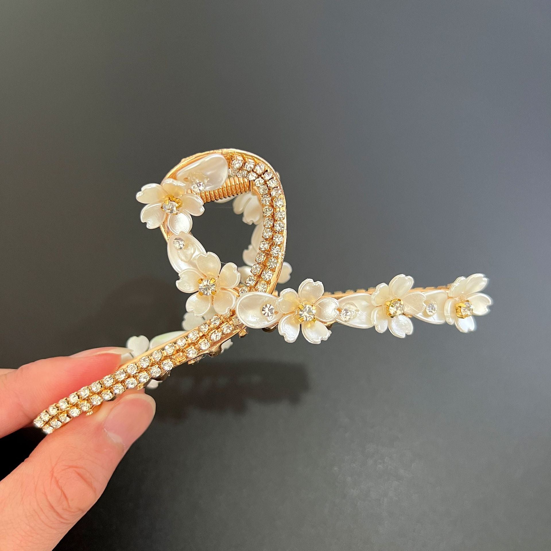 Best Shark High-end Hair Clip Female Back Of The Head