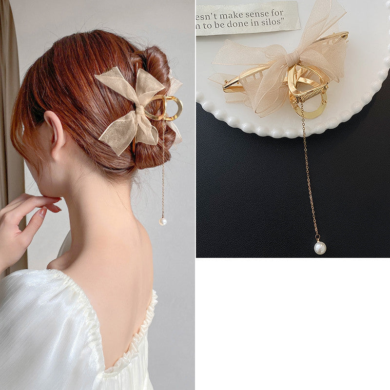 Shark Clip Hair Headdress At The Back Of The Hair Clip