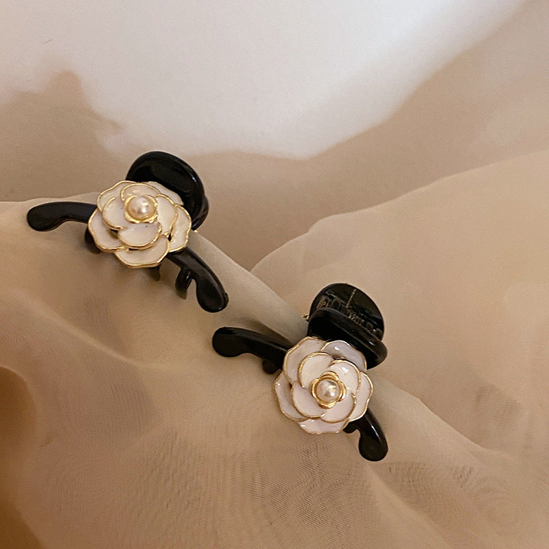 Dripping Oil Camellia Trumpet Bangs Side Cropped Hair Clip