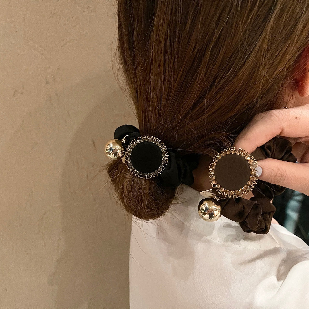 Small Fragrance Leather English Letter Diamond Disc Hair Ring