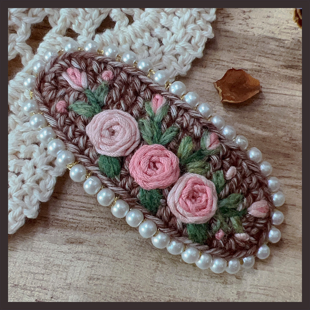 Retro Heavy Industry Pearl Three-dimensional Embroidery Wool Hair Clip