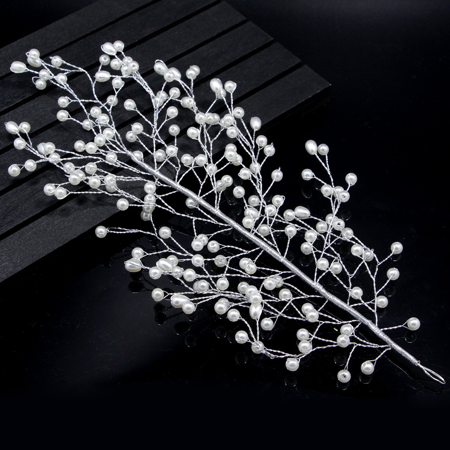 Best The bride wedding outdoor shooting handmade pearl comb shape sample leaves hair headdress
