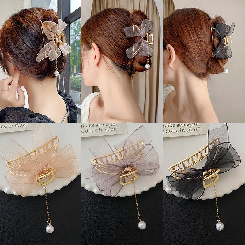 Shark Clip Hair Headdress At The Back Of The Hair Clip
