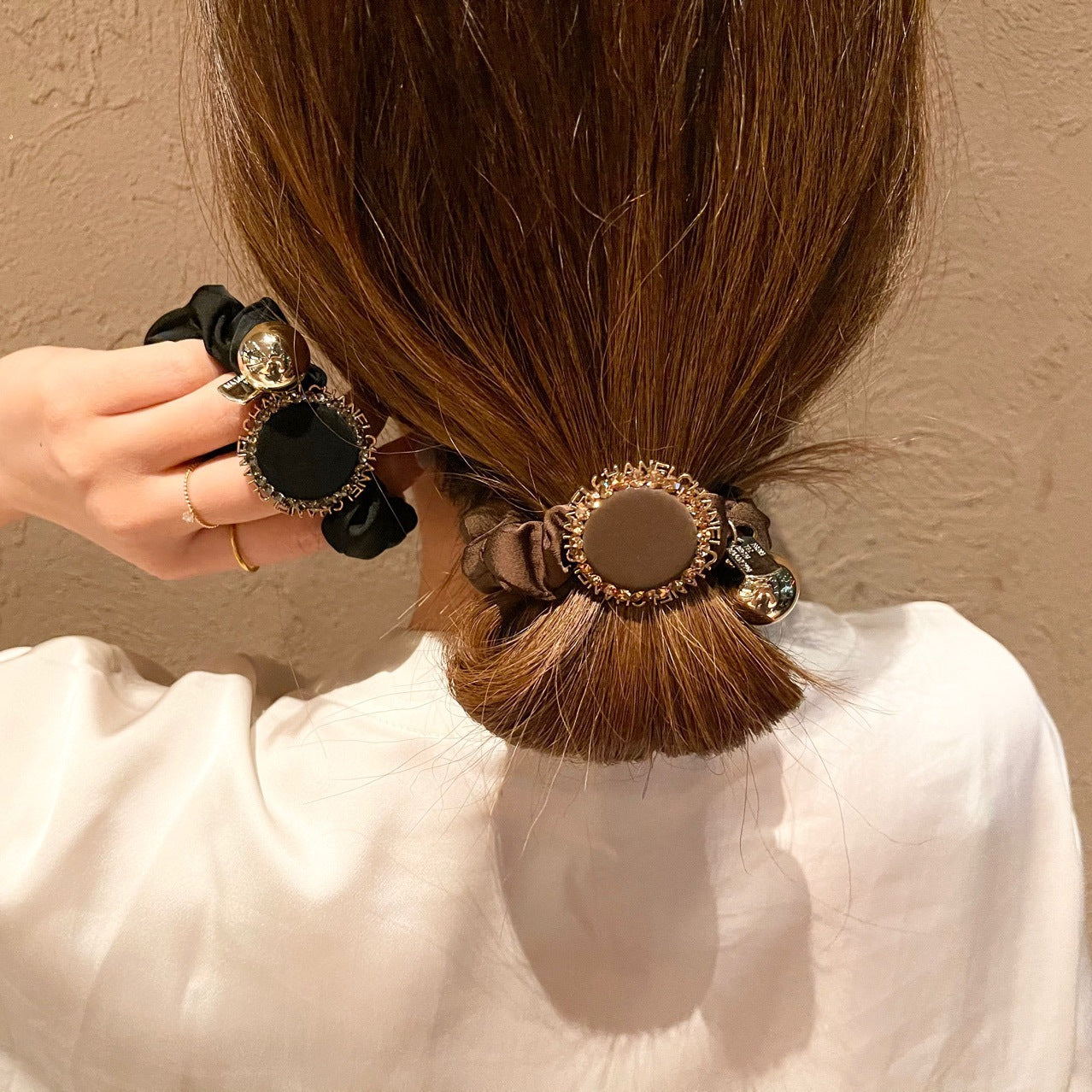 Small Fragrance Leather English Letter Diamond Disc Hair Ring