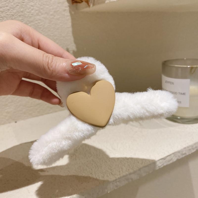 Autumn And Winter Women's Love Plush Hair Clip