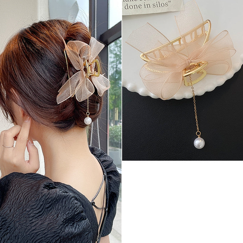 Shark Clip Hair Headdress At The Back Of The Hair Clip