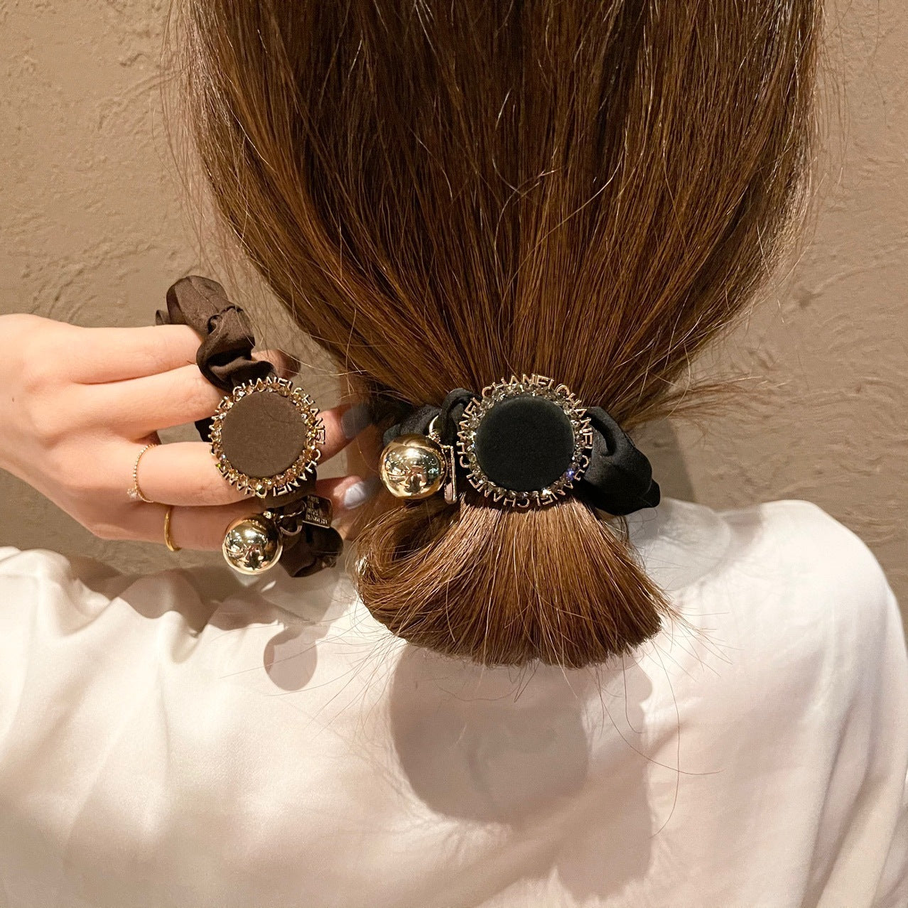 Small Fragrance Leather English Letter Diamond Disc Hair Ring