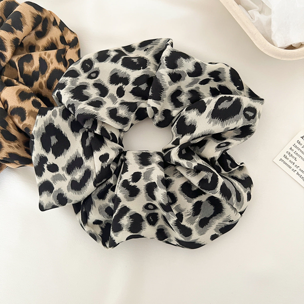 All-matching Graceful Leopard Print Large Intestine Hair Ring