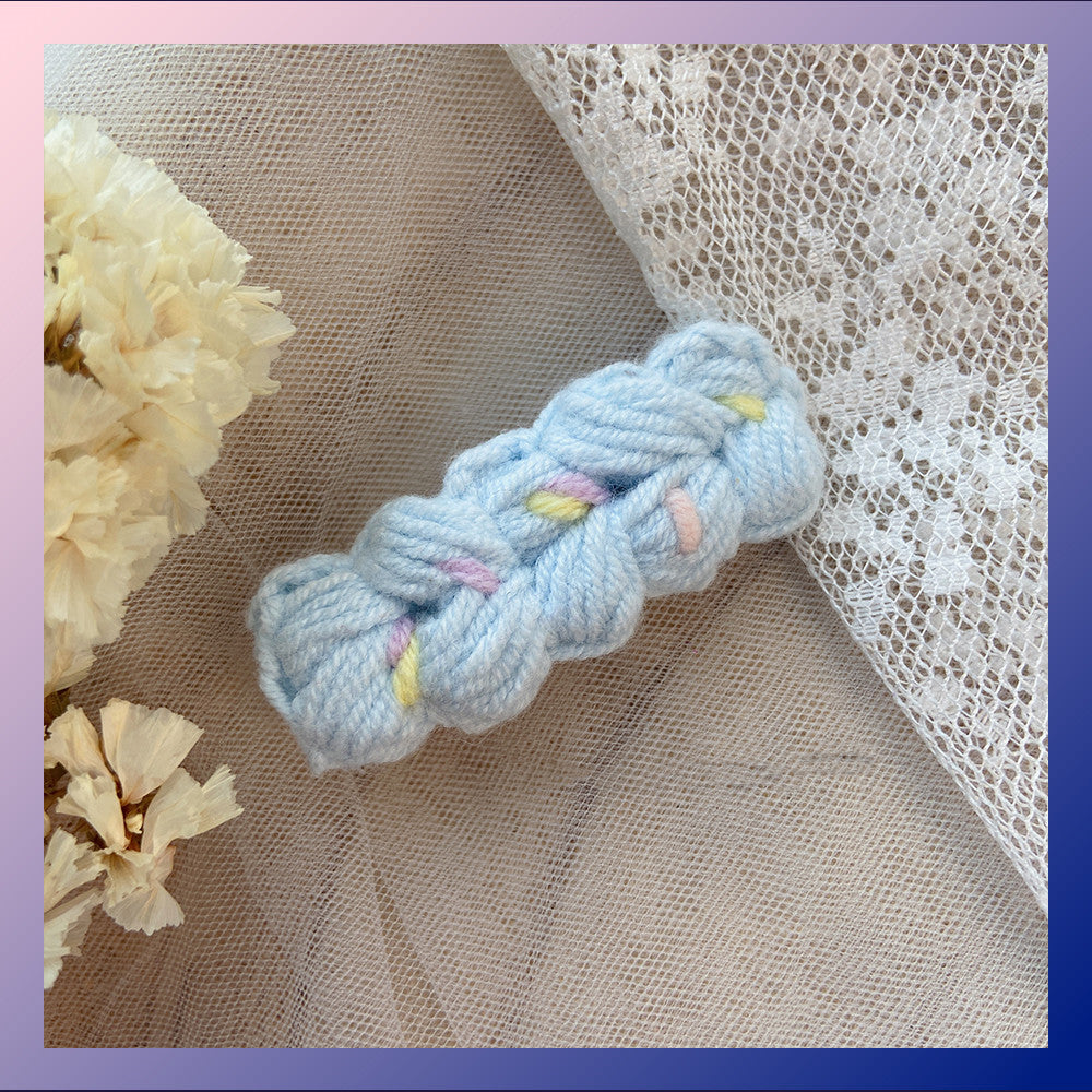 Fashion Braided Yarn Three-dimensional Hair Clip