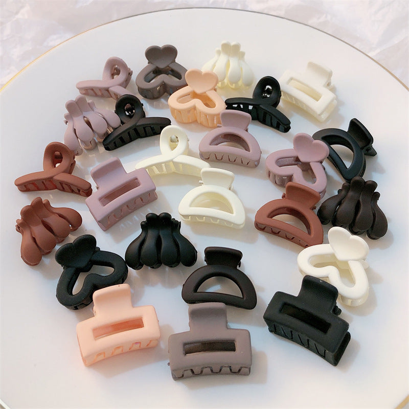 Women's Hair Clip With Frosted Back Of The Head Spoon