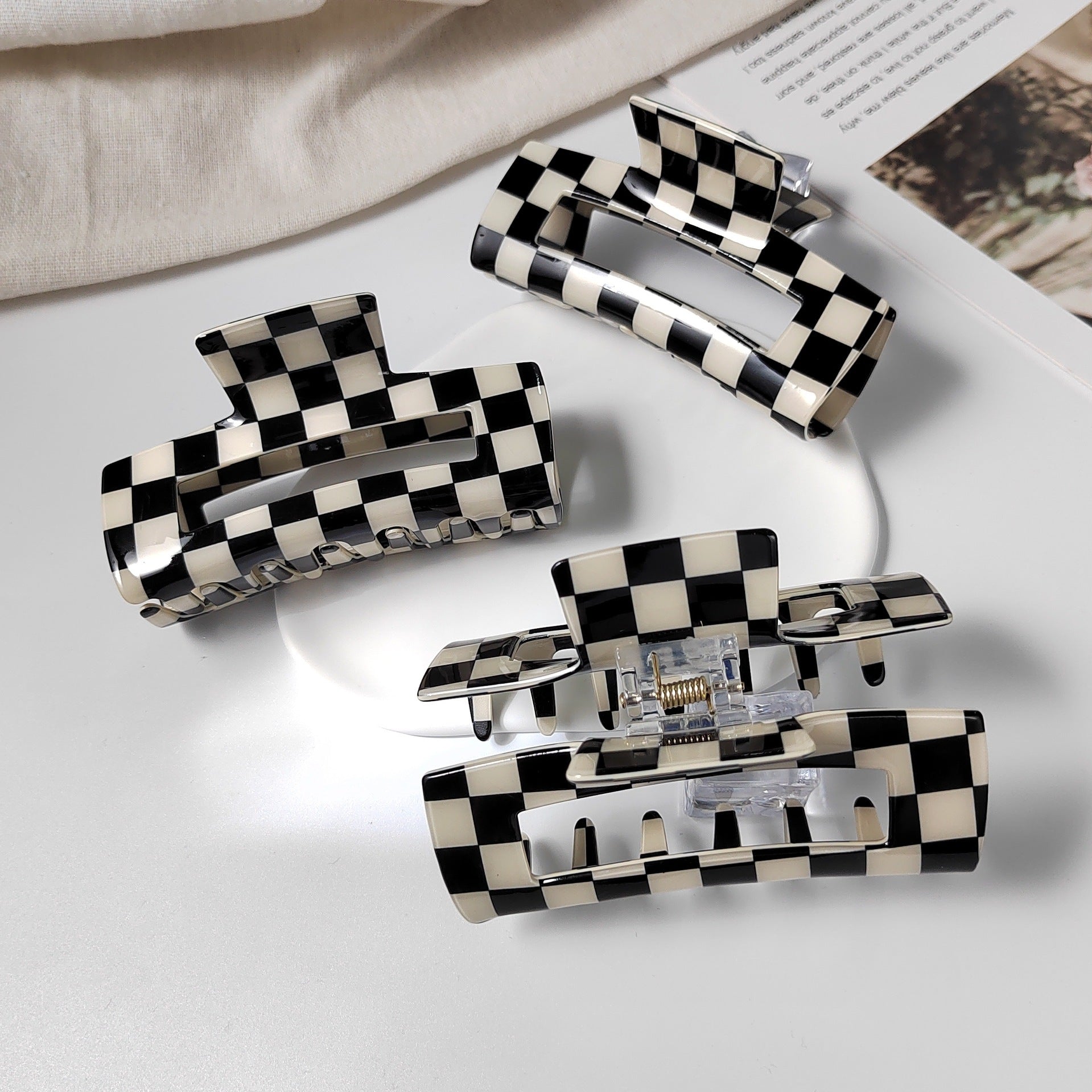Temperament Black And White Checkerboard Grab Clip Retro Hair Accessories