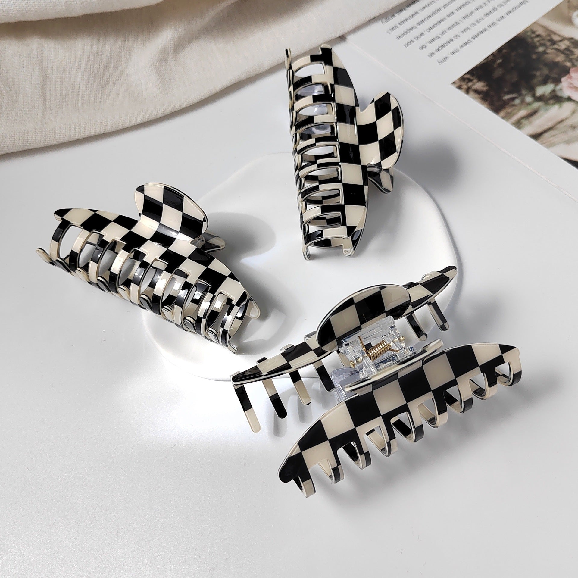 Temperament Black And White Checkerboard Grab Clip Retro Hair Accessories