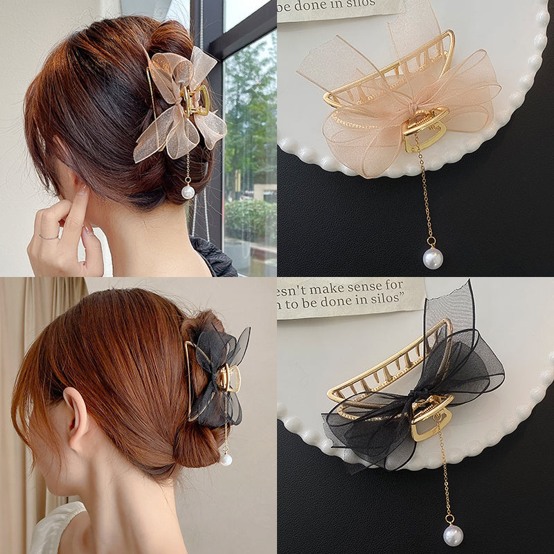 Shark Clip Hair Headdress At The Back Of The Hair Clip