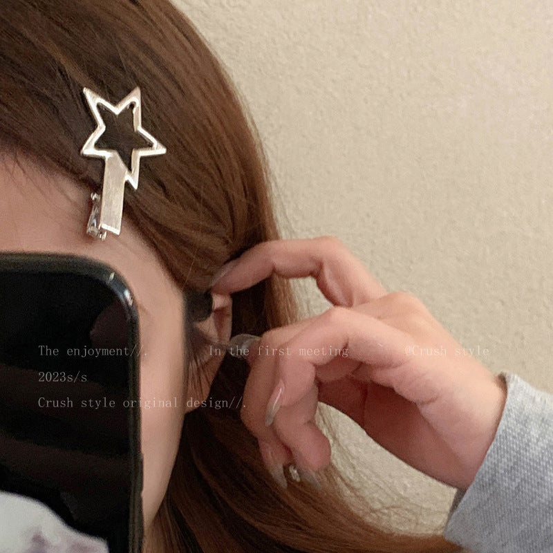 Japanese And Korean Simple Pentagram Barrettes Side
