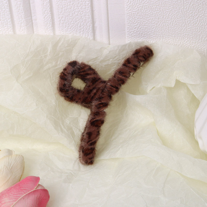 Winding Gripping Geometric Fashion Women's Coiled Shark Hair Clip