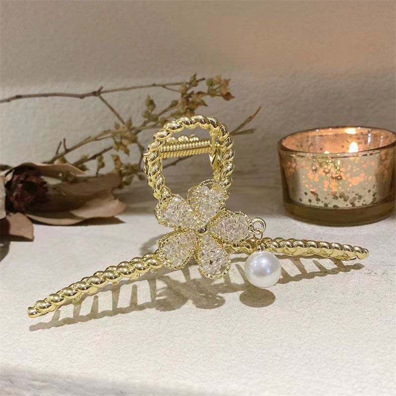 Temperament And Fully-jewelled Bear Large Grip Ponytail Hair Claw Girl Headdress Hairpin Shark Clip Korean Online Red Hair Ornament