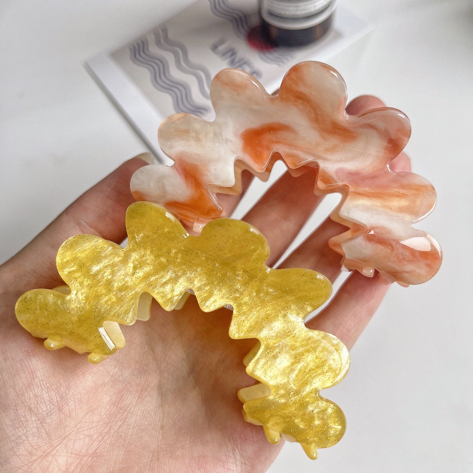 Women's Simple Acetate Wavy Flower Hair Clip