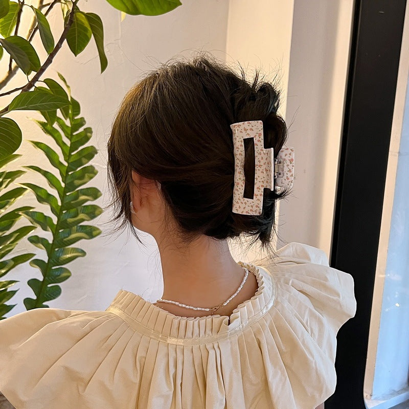 Nice Women's Simple Vintage Print Hair Clip