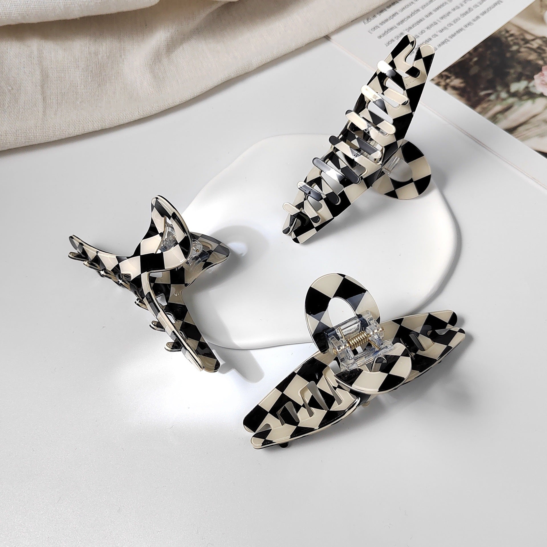 Temperament Black And White Checkerboard Grab Clip Retro Hair Accessories