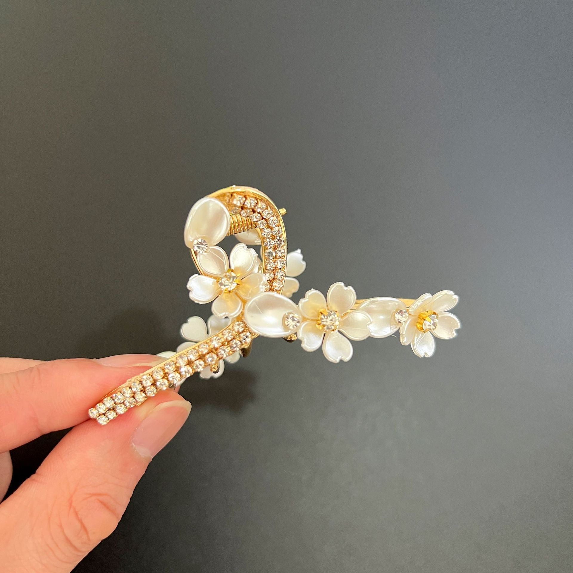 Best Shark High-end Hair Clip Female Back Of The Head