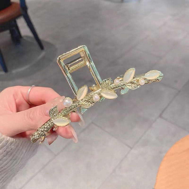 Best Shark High-end Hair Clip Female Back Of The Head