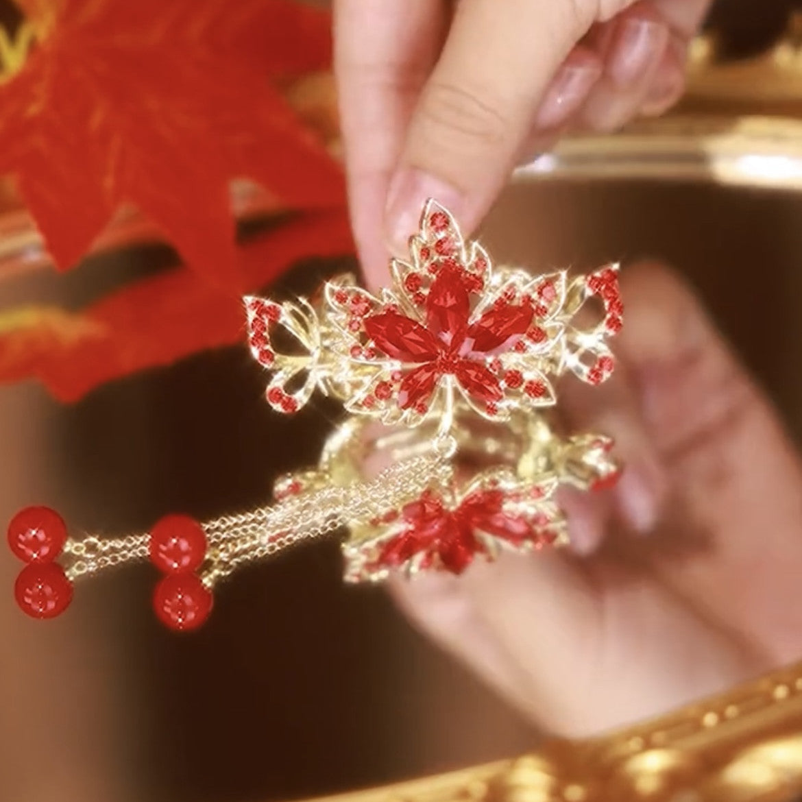 Best Women's Fashion Simple Red Maple Leaf Half Tie Hair Clip