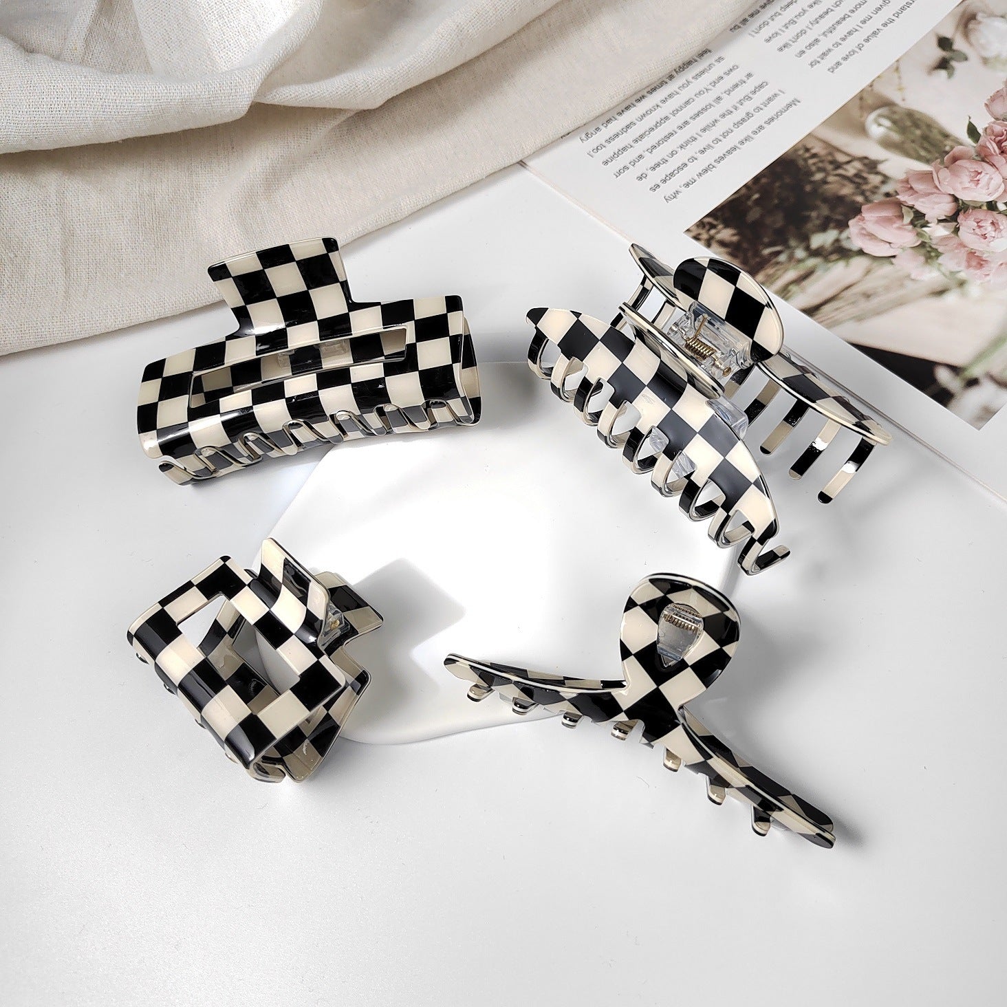 Temperament Black And White Checkerboard Grab Clip Retro Hair Accessories