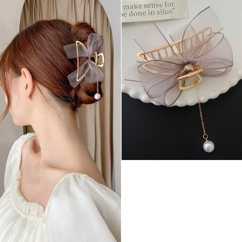 Shark Clip Hair Headdress At The Back Of The Hair Clip