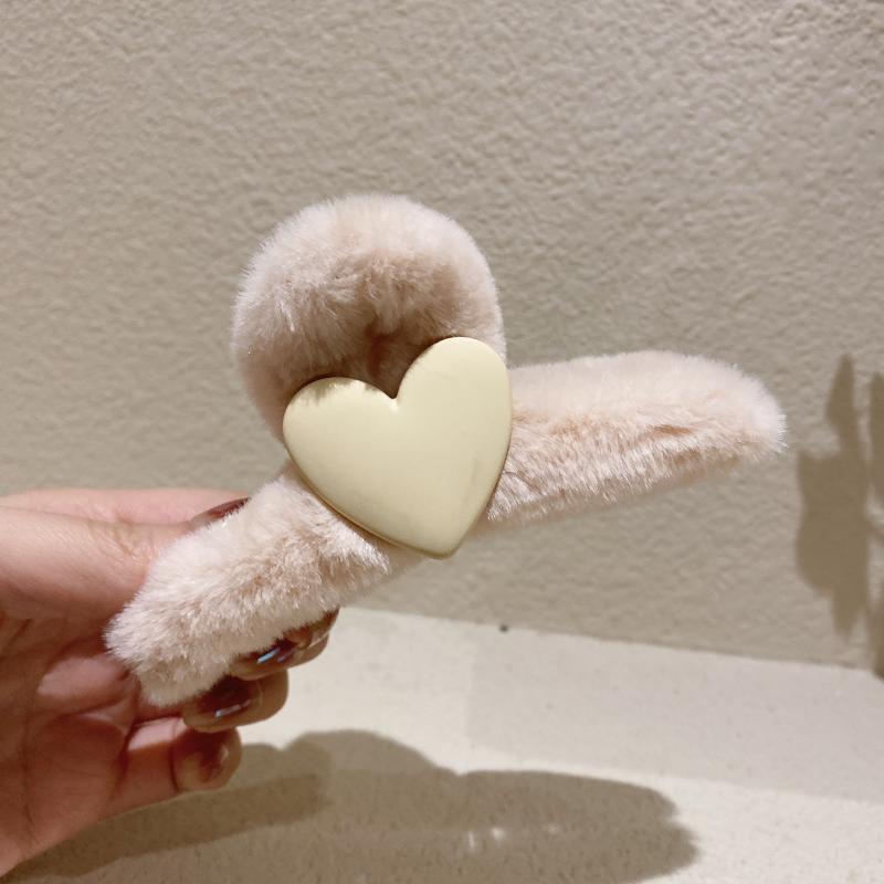 Autumn And Winter Women's Love Plush Hair Clip