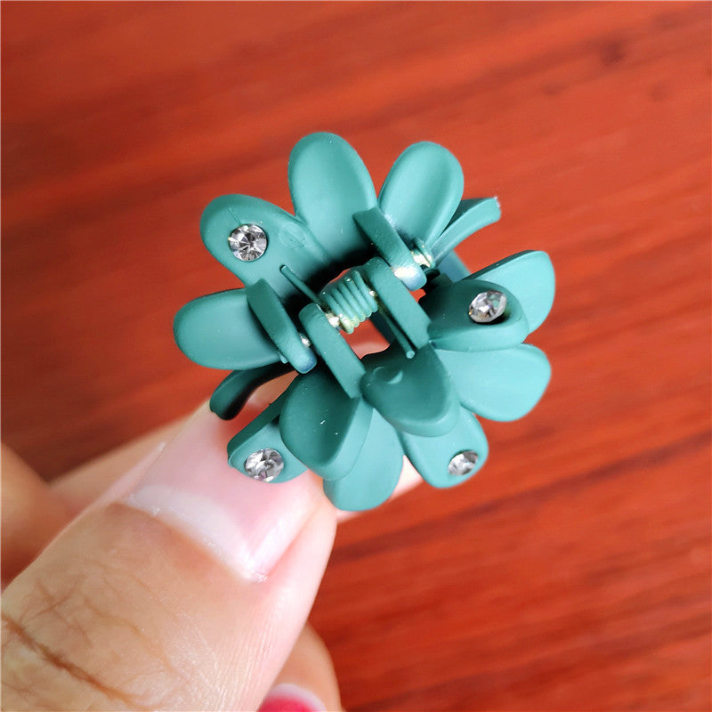 Best Women's Fashionable Temperament Back Head Flower Barrettes